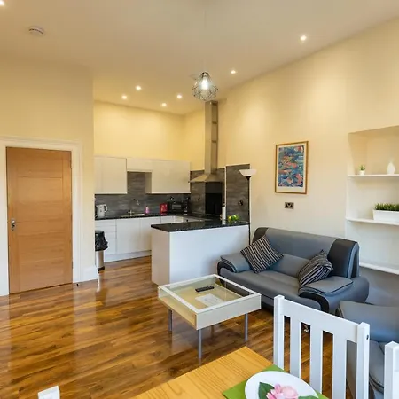 New 2 Bed Apartment With Stunning Views Of Arthur Seat Mountain Edinburgh Exterior photo